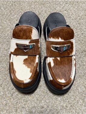 Nike Brown & White Cowhide Slip-On Loafers